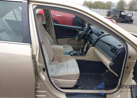 2012 Toyota Camry Le z USA, uszkodzony, nr VIN 4T1BF1FK3CU064242